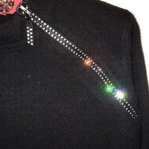VINTAGE DESIGNERS ORIGINALS     LUXELON BLACK SWEATER SIZE M WITH RHINESTONES